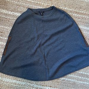 Banana Republic gray sweater poncho. Size m/l.